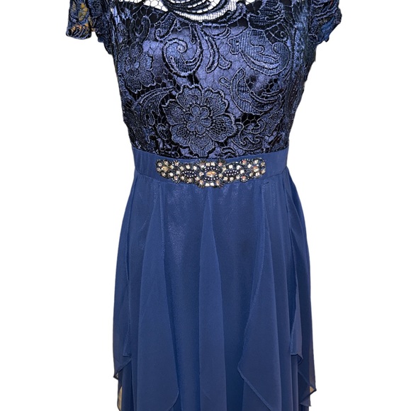 Evening Gown. Wedding party gown. Navy blue, detailed at waist. Size 8. - Picture 5 of 12